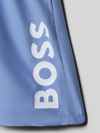 Productfoto, Badeshorts mit Label-Schriftzug van Boss in effen kleuren met labelopschrift, tunnelkoordsluiting, elastische boord, zij-steekzakken, kinderen