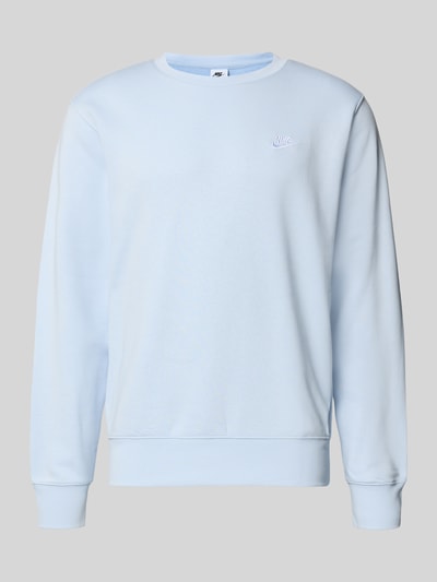 Produktfoto, Sweatshirt mit Label-Stitching und Rundhalsausschnitt von Nike aus Baumwoll-Mix im Regular-Fit, hellblau, glatte Struktur.