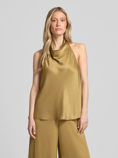 Frauenmodel trägt Top aus Viskose mit Neckholder und tiefem Rückenausschnitt von Jake*s Cocktail in Gold, Gerader-Schnitt, Nahaufnahme Oberkörper.