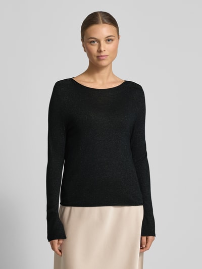 Frauenmodel trägt Strickpullover mit geripptem Rundhalsausschnitt von Marc Cain in Schwarz, Baumwoll-Mix, Regular Fit, Nahaufnahme Oberkörper.