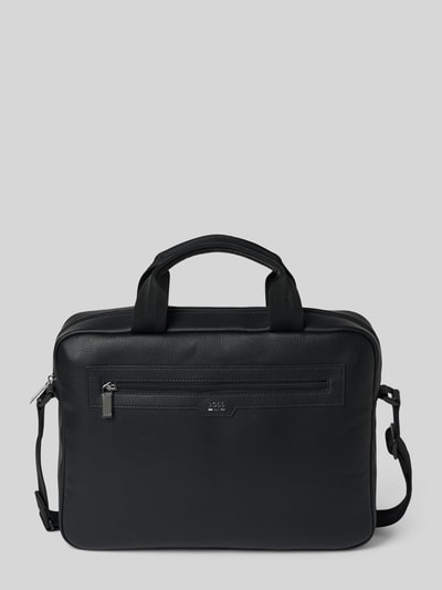 Productfoto, Umhängetasche mit Label-Detail Modell 'LEWIS' van BOSS in zwart unikleur, fijn generfd kunstleer, rechthoekig, ritsvak, hoofdvak, insteekvak, logo-tape, draaghengsels en schouderriem.