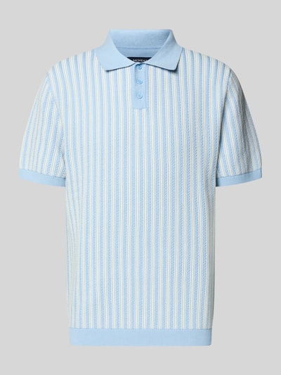 Produktfoto, Regular Fit Poloshirt in Strick-Optik von MCNEAL für Herren aus Reine Baumwolle mit Polokragen, hellblau-weiß gestreift, Kurzärmelig.