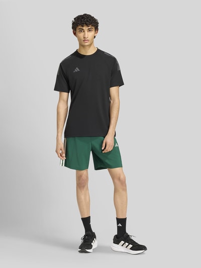 adidas Sportswear Regular Fit Sportshorts mit seitlichen Eingrifftaschen Gruen 1