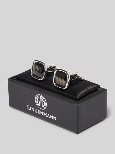Produktfoto, Manschettenknöpfe im Geschenk-Set von Lindenmann mit quadratischer Passform, Ziersteinbesatz, Logo-Detail auf dunkler Geschenkbox