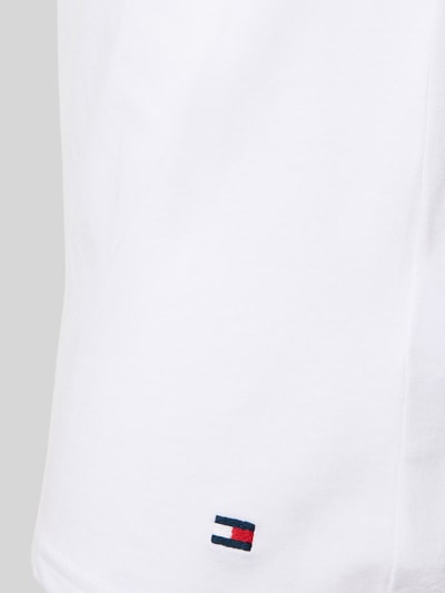Produktfoto, Slim Fit T-Shirt Set aus Baumwoll-Mix im 3er-Pack von Tommy Hilfiger, weiß, glatte Stretch-Oberfläche, unifarben, Nahaufnahme