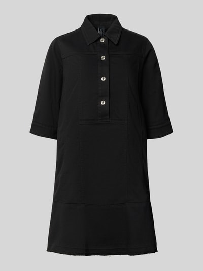 Produktfoto, Knielanges Hemdblusenkleid mit Knopfleiste und 1/2-Arm von Marc Cain in Schwarz, Gerader-Schnitt, Hemdblusenkragen, glatte Struktur. Rückenlänge bei Größe 36: 89 cm, Brustweite bei Größe 36: 52 cm, Ärmellänge bei Größe 36: 31 cm.