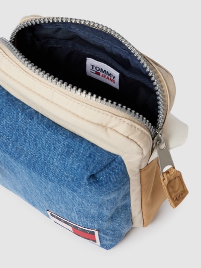 Tommy Jeans Umhängetasche mit Label-Applikation Sand 4