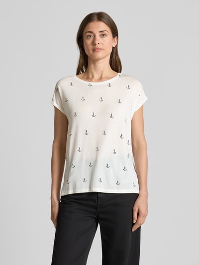 Frauenmodel trägt Relaxed Fit T-Shirt aus Lyocell-Mix Modell 'AVA' von Vero Moda, Optik:Allover-Muster, Allover-Print, Rundhals, Kurzarm, Ärmelabschluss Umschlag, Ganzkörperansicht von vorne.
