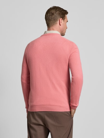 Christian Berg Men Sweter z kaszmiru o kroju regular fit z okrągłym dekoltem Różowawy melanż 5