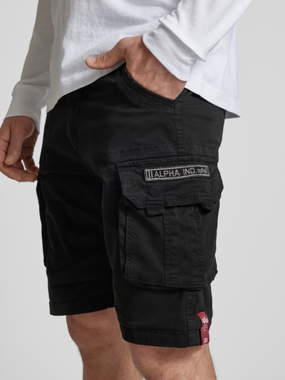 Alpha Industries Regular Fit Cargoshorts mit Label-Stitching Modell 'CREW SHORT' Black 3