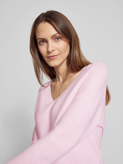 s.Oliver RED LABEL Comfort Fit Strickpullover aus Baumwoll-Mix mit V-Ausschnitt Rosa 3