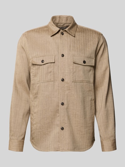 Produktfoto, Regular Fit Hemdjacke mit Eingrifftaschen von Tiger Of Sweden aus reiner Baumwolle in Beige mit Kentkragen und Brusttaschen.