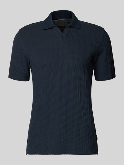Produktfoto, Slim Fit Poloshirt mit Strukturmuster und V-Ausschnitt von bugatti in Dunkelblau aus Reine Baumwolle, Rückenlänge 70 cm bei Größe M.