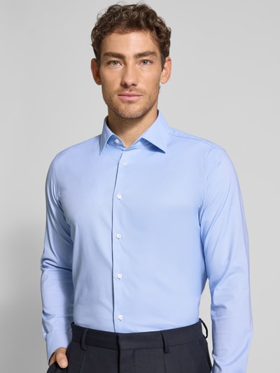 BOSS Koszula biznesowa o kroju regular fit z kołnierzykiem typu kent model ‘JOE’ Błękitny 3