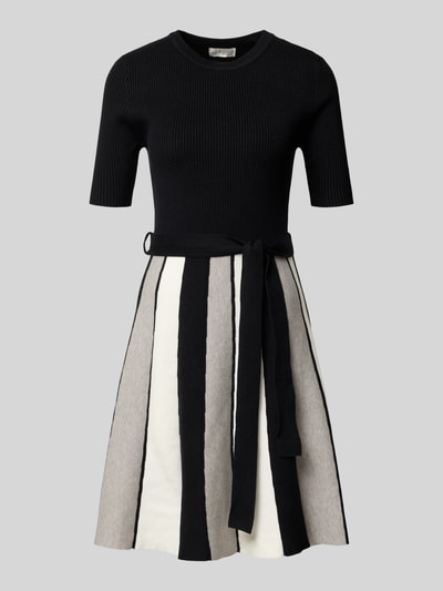 Apricot Knielanges Kleid aus Viskose-Mix in Strick-Optik Black 2