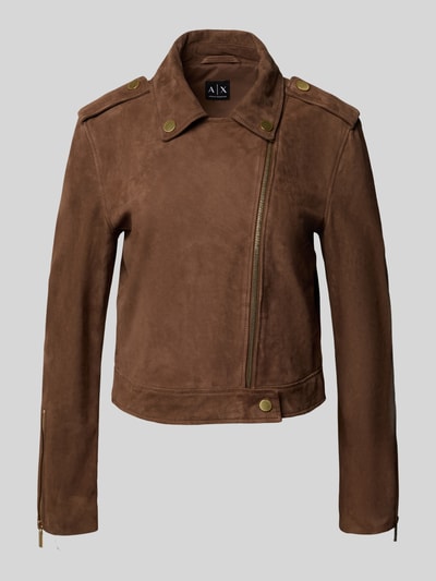 Produktfoto, braune Lederjacke mit Umlegekragen und Reißverschluss von ARMANI EXCHANGE aus Ziegenleder, sichtbare Metallknöpfe, glatte Textur.