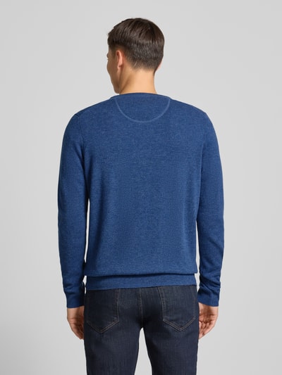 Fynch-Hatton Sweter o kroju regular fit z dodatkiem kaszmiru model ‘Merino’ Jeansowy niebieski 5