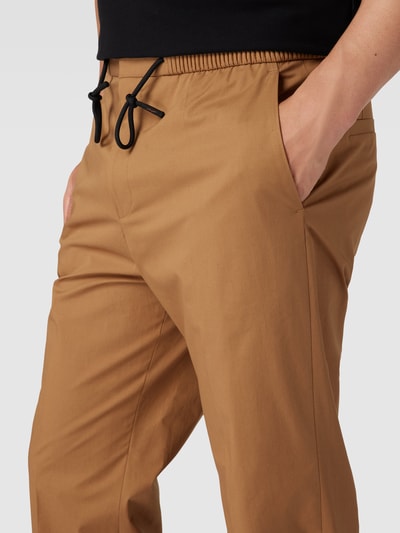 HUGO Hose mit Bügelfalten Modell 'Howie' Camel 3