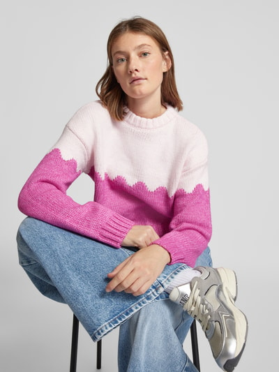 Pieces Relaxed Fit Strickpullover Colorblock-Design Modell 'RIMMA' Rosa 3