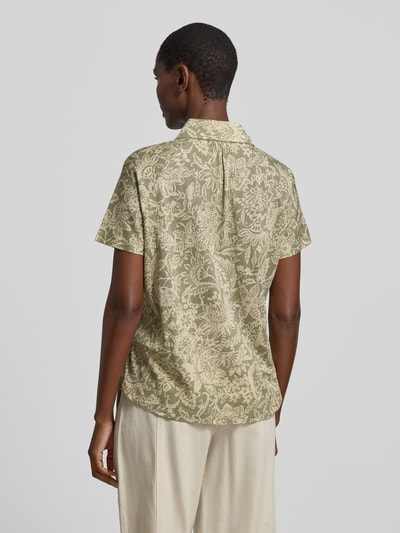 Frauenmodel trägt Relaxed Fit Poloshirt aus reiner Baumwolle von Marc O'Polo, Optik:Allover-Muster, Floral, Jersey, Ganzkörperansicht Rückansicht