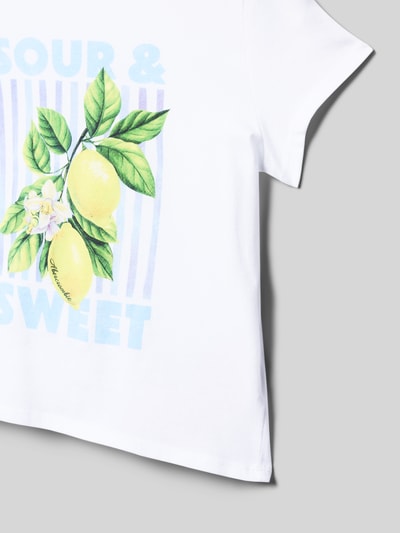 Produktfoto, Regular Fit Kinder T-Shirt mit Motiv-Print Modell 'SOUR & SWEET' von Abercrombie&Fitch aus Baumwoll-Mix, weiß mit gelbem Zitronenmotiv und blauem Schriftzug, Rundhalsausschnitt, Rückenlänge bei Größe 134: 41 cm.