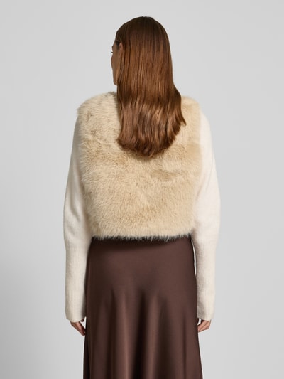 Apricot Kamizelka krótka ze sztucznego futra z okrągłym dekoltem Piaskowy 5