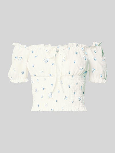 Produktfoto, Slim Fit Blusentop mit Allover-Muster Modell 'HILLARY' von Only, Optik: Allover-Muster, florale Struktur, Farbe Weiß mit blauen Blümchen, Passform: Slim-Fit, Länge: Cropped, Henley-Ausschnitt, Ärmelabschluss mit Raffungen, Textur mit feiner Rippung.