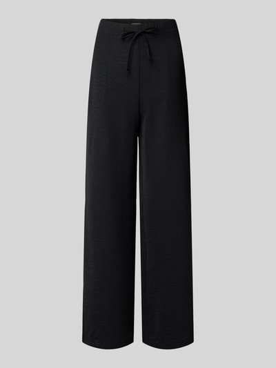 Produktfoto, schwarze Stoffhose mit Strukturmuster von Christian Berg Woman, Relaxed-Fit, Tunnelzug, Eingrifftaschen, Detailaufnahme