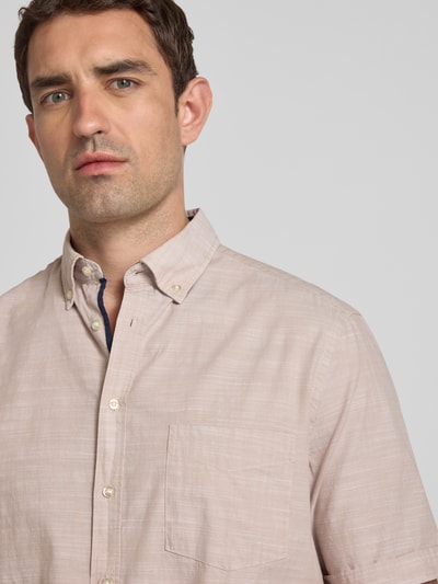 Christian Berg Men Regular Fit Freizeithemd mit Button-Down-Kragen Sand 3