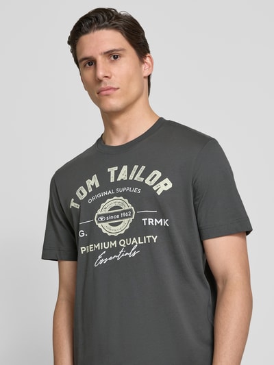 Tom Tailor T-shirt o kroju regular fit z czystej bawełny z nadrukiem z logo Antracytowy 3