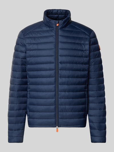 Produktfoto, dunkelblaue Steppjacke mit Zweiwege-Reißverschluss Modell 'ALEXANDER' von Save The Duck, gesteppte Textur, Slim Fit