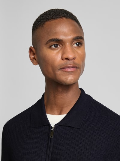 MCNEAL Slim Fit Strickjacke aus Viskose-Mix mit Umlegekragen Marine 3