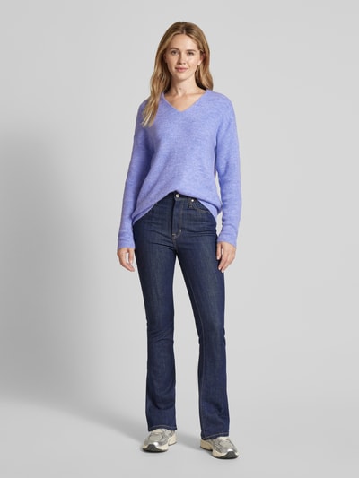 Vero Moda Regular Fit Strickpullover mit V-Ausschnitt Modell 'CREWLEFILE' Hellblau Melange 1