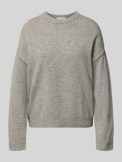 Produktfoto, szary Oversized Strickpullover mit gerippten Abschlüssen Modell 'Fiona' von GUIDO MARIA KRETSCHMER WOMAN, czysta bawełna, okrągły dekolt, długość tyłu 58 cm, długość rękawa 49 cm, miękka faktura, prosta forma