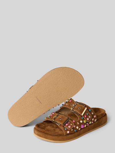 Produktfoto, Sandalette aus Leder mit Ziersteinbesatz von ALMA EN PENA in Braun, Riemen mit Dornschließe, Absatzhöhe 5 cm, abgerundete Spitze
