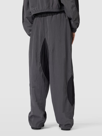 Review Parachute Tracksuit Pants aus Nylon Two-Toned Black 5