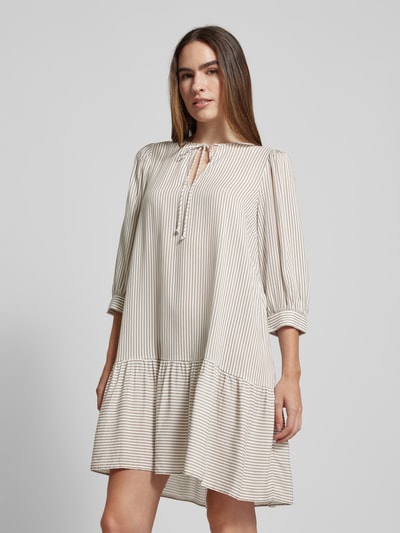 Vero Moda Knielanges Kleid mit V-Ausschnitt Beige 4