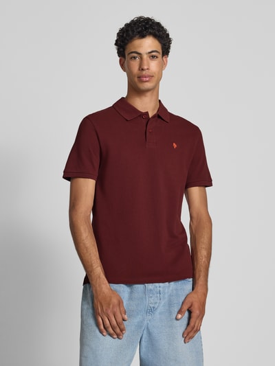 REVIEW Regular Fit Poloshirt mit Label-Stitching Rostrot 4