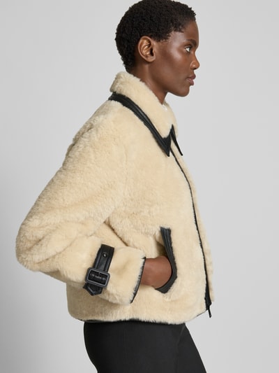 Marc Cain Regular Fit Jacke mit Kunstfellbesatz Ecru 3