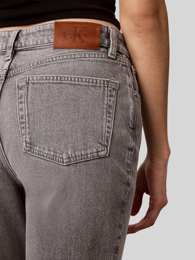 Calvin Klein Jeans Mom Fit Jeans aus Baumwoll-Mix Modell 'MOM JEAN' Hellgrau 3