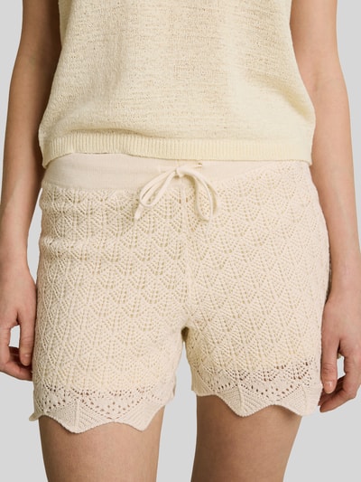 Tom Tailor Denim Regular Fit Shorts aus Baumwoll-Mix in Lochstrick Ecru 3