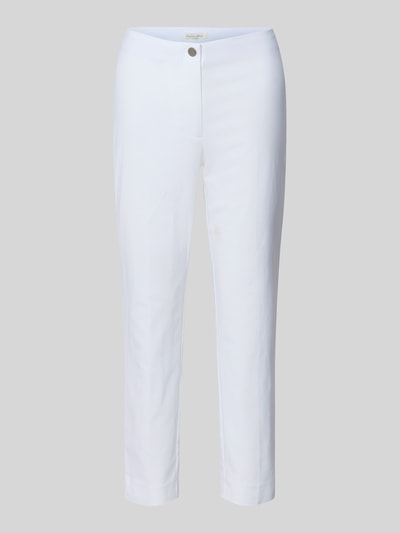 Produktfoto, Slim Fit Stoffhose in verkürzter Passform Modell 'Benga' von Christian Berg Woman aus weißem Baumwoll-Mix mit Knopf- und Reißverschluss, glatte Struktur, Bundweite 39 cm, Innenbeinlänge 66 cm, Damen
