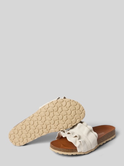 Produktfoto, Slipper aus echtem Leder Modell 'Rocio' von Verbenas für Damen mit Rüschenbesatz, profilierter Sohle, offener Ferse, abgerundeter Passform, Absatzhöhe 3 cm in Größe 40, natürliche Beige- und Brauntöne, glatte und strukturierte Texturen