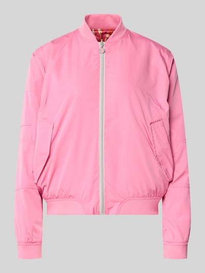 Produktfoto, różowa Regular Fit Bomberjacke mit Stehkragen Modell 'Brooklyn' von Frieda & Freddies, gładka tkanina, kieszenie na ręce, zamek błyskawiczny, elastyczne wykończenia; długość pleców w rozmiarze 36: 59 cm, szerokość ramion w rozmiarze 36: 44 cm, szerokość klatki piersiowej w rozmiarze 36: 52 cm, długość rękawa w rozmiarze 36: 51 cm