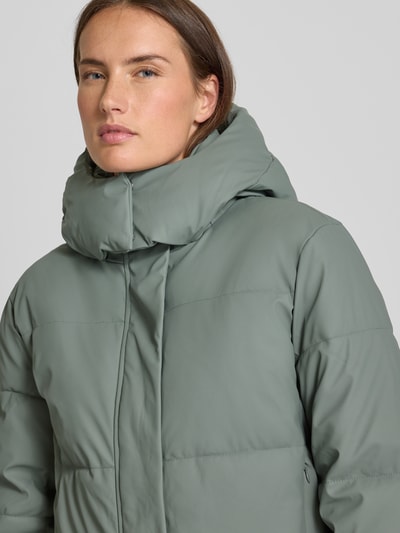 VERO MODA Kurtka pikowana o kroju regular fit z kapturem model ‘GRETAKYLIE’ Trzcinowy 3