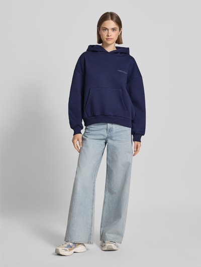 Review Hoodie mit überschnittenen Schultern und Känguru-Tasche Marine 1