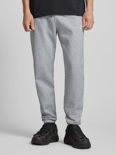 The North Face Regular tapered fit sweatpants met labelprint Lichtgrijs gemêleerd - 4