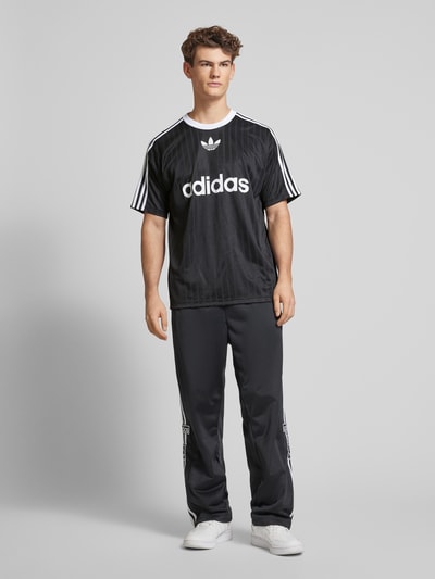 adidas Originals T-Shirt mit geripptem Rundhalsausschnitt Black 1