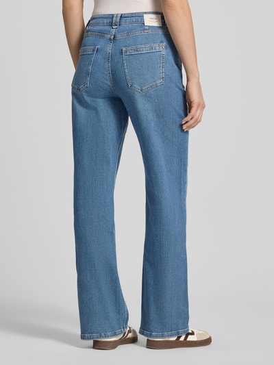 Vrouwenmodel draagt Wide Leg Jeans im Used-Look van Lanius, blauw, mix van katoen en elastaan, steekzakken, bandwijdte maat 36: 40 cm, binnenbeenlengte maat 36: 81 cm, full body achteraanzicht.