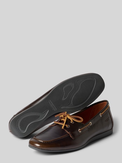 Produktfoto, Loafer aus echtem Rindsleder Modell 'HILLARY' von Vagabond in Lederoptik, quadratische Schuhspitze, Glattleder, strukturierte Sohle, flache Absatzform, Verschluss Schlupf/offen, Materialverarbeitung Echtleder, Farbe braun.